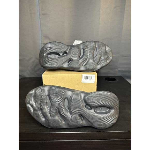 Adidas Yeezy Foam Runner RNNR - Onyx (HP8739) Size 11 Brand New- Ship Fast! - Picture 5 of 7